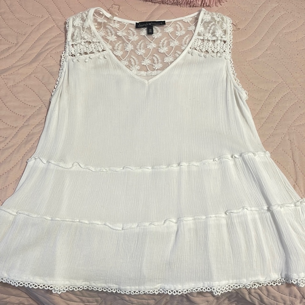 Derek heats white shirt